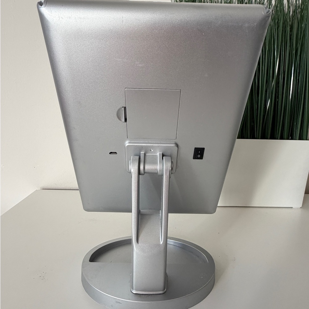 LED Tri-Fold Vanity Mirror with Touch Control - Picture 6 of 10